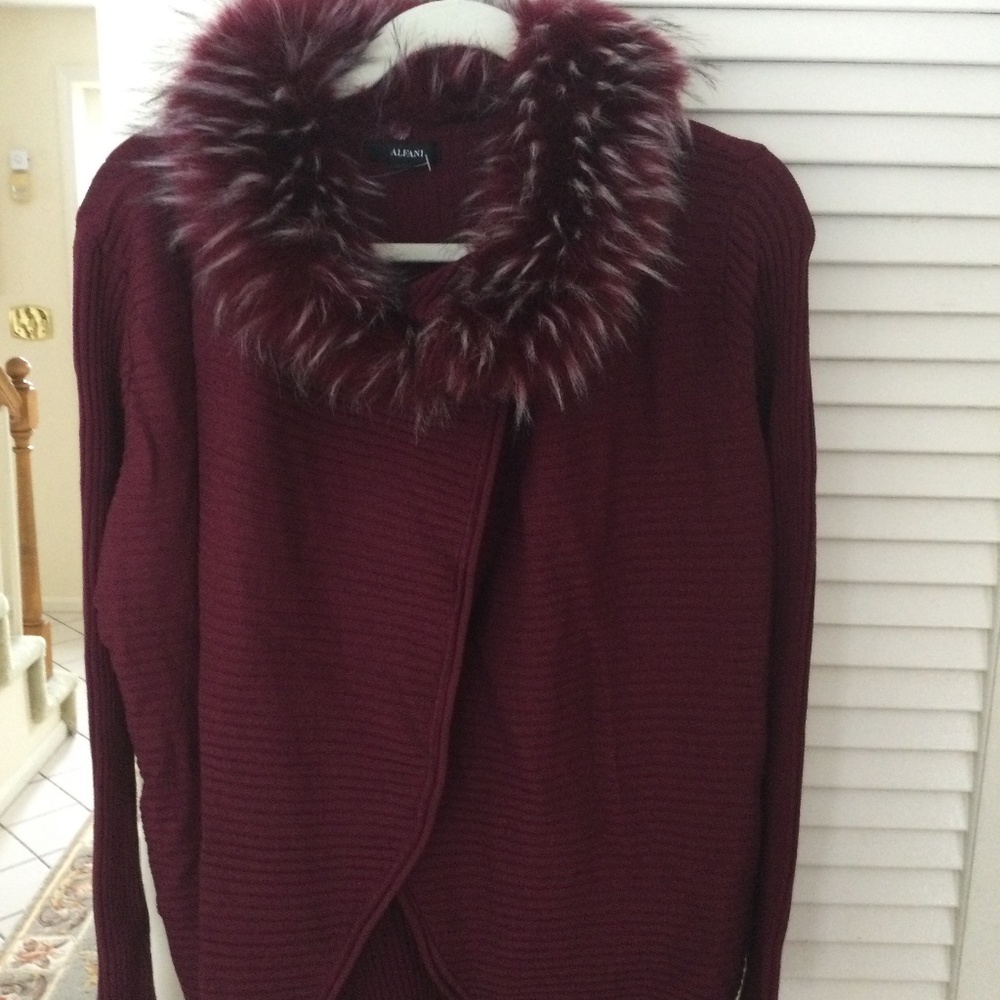 Alfani convertible sweater ,large, burgundy color